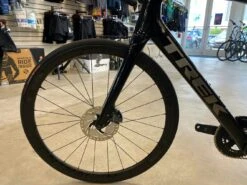 Trek Domane SLR 7 Shimano Ultegra Di2 11 Speed - Black/Silver 2021 USED 35 Trek Domane SLR 7 Shimano Ultegra Di2 11 Speed - Black/Silver 2021 USED -Trek m1q4sj4Uujgw2WvBMqrGBctec